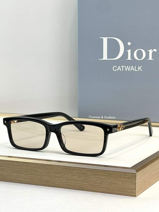 Picture of Dior Sunglasses _SKUfw76161304fw